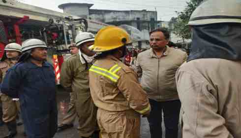 Delhi health minister Satyendra Jain inspecting the rescue work