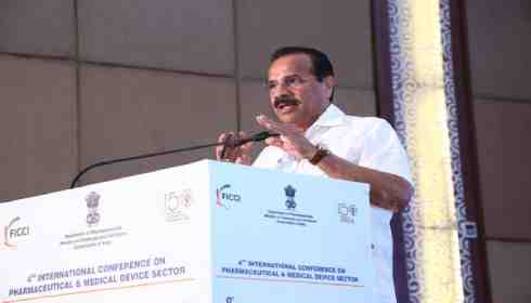 DV Sadananda Gowda addressing a conference on Pharmaceuticals and Medical Devices