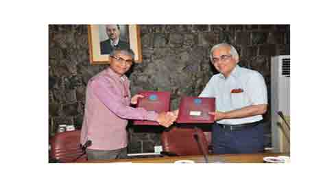 Vaidya Rajesh Kotecha and Dr. Shekhar C. Mande after signing MoU