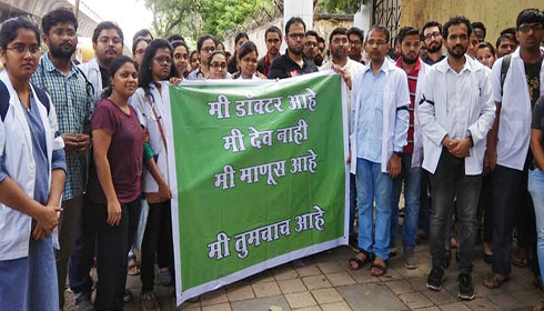 Resident doctors protest in support of striking West Bengal doctors at Sion Hospital, Mumbai