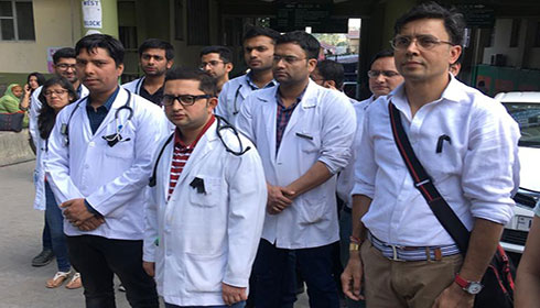 Doctors protesting in Indira Gandhi Medical College, Shimla.