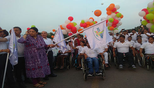 Ms  Smriti Irani flagging off wheelchair rally in Delhi